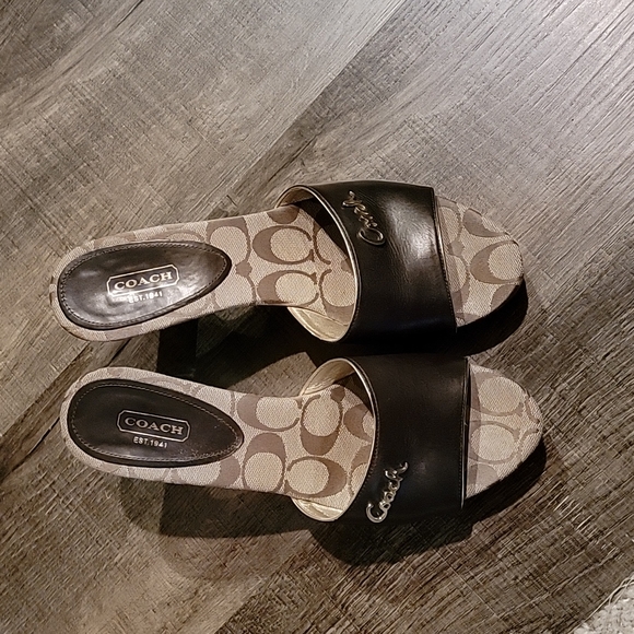 Ladies Coach shoes - Picture 1 of 4